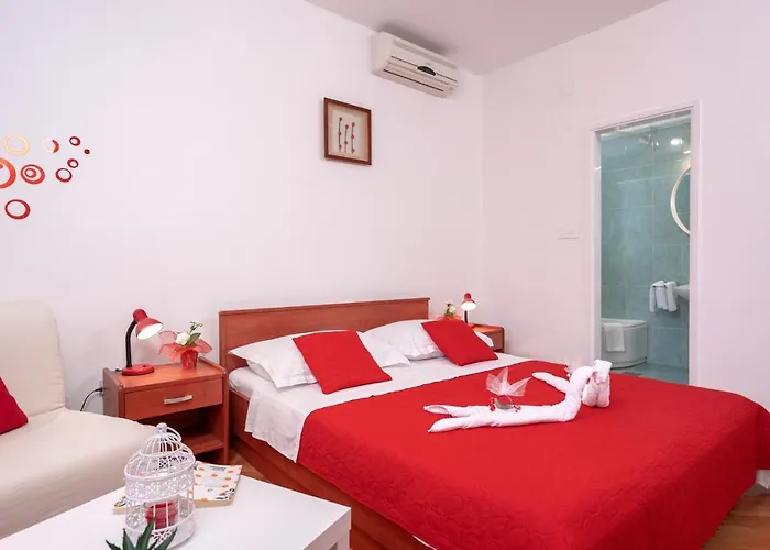 Apartment Franicevic With Spacious Terrace And Beautiful View Jelsa (Hvar)