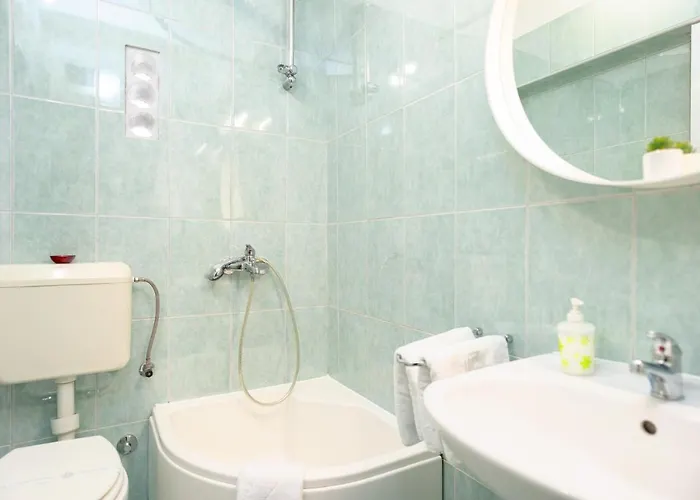 Franicevic With Spacious Terrace And Beautiful View * Jelsa (Hvar)